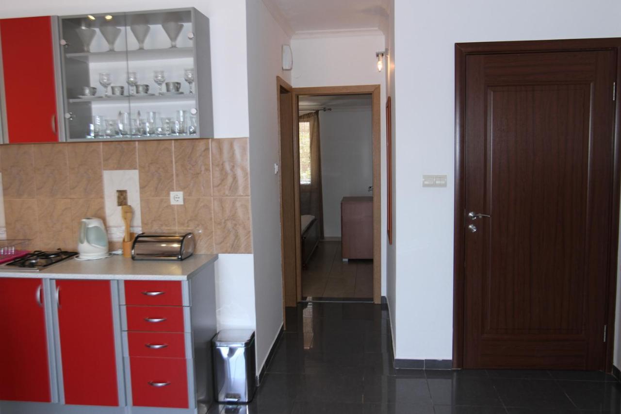 Apartments Muhar Sveti Stefan Eksteriør bilde