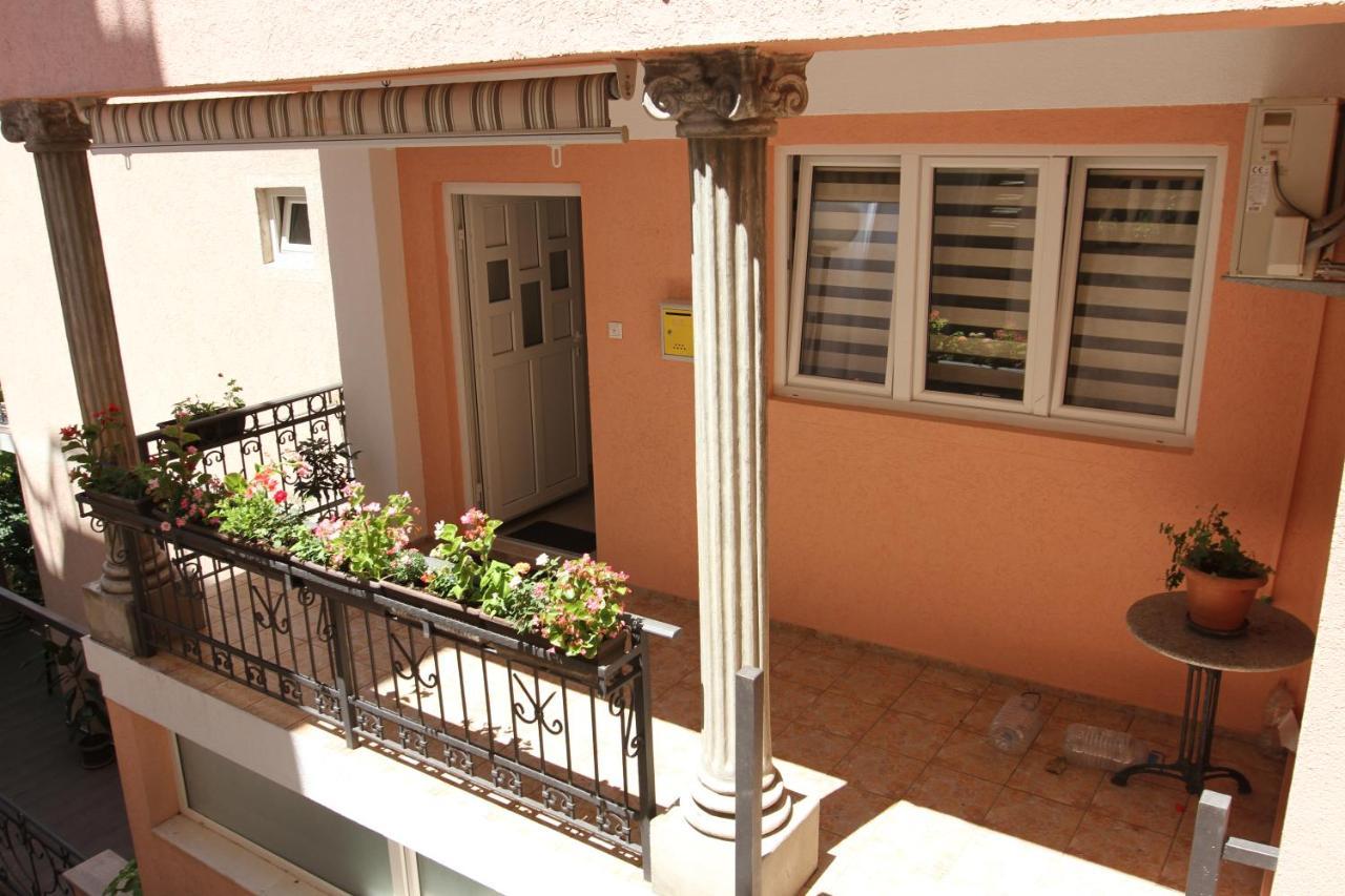 Apartments Muhar Sveti Stefan Eksteriør bilde
