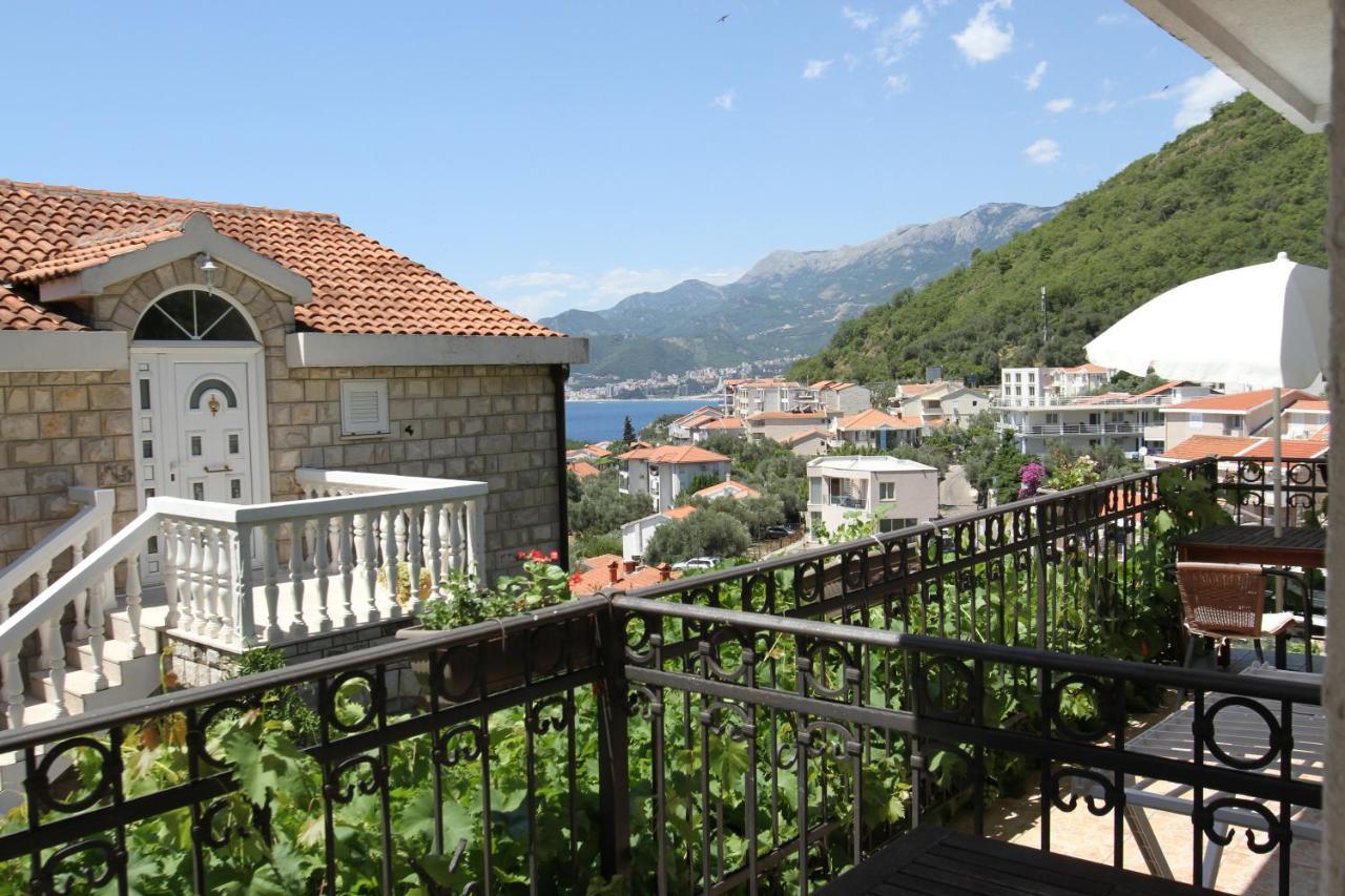 Apartments Muhar Sveti Stefan Eksteriør bilde