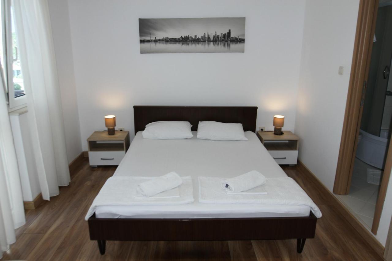 Apartments Muhar Sveti Stefan Eksteriør bilde