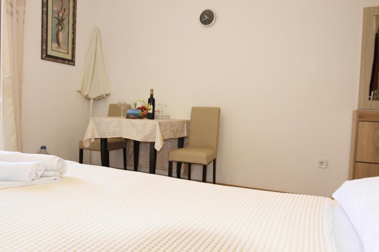 Apartments Muhar Sveti Stefan Eksteriør bilde