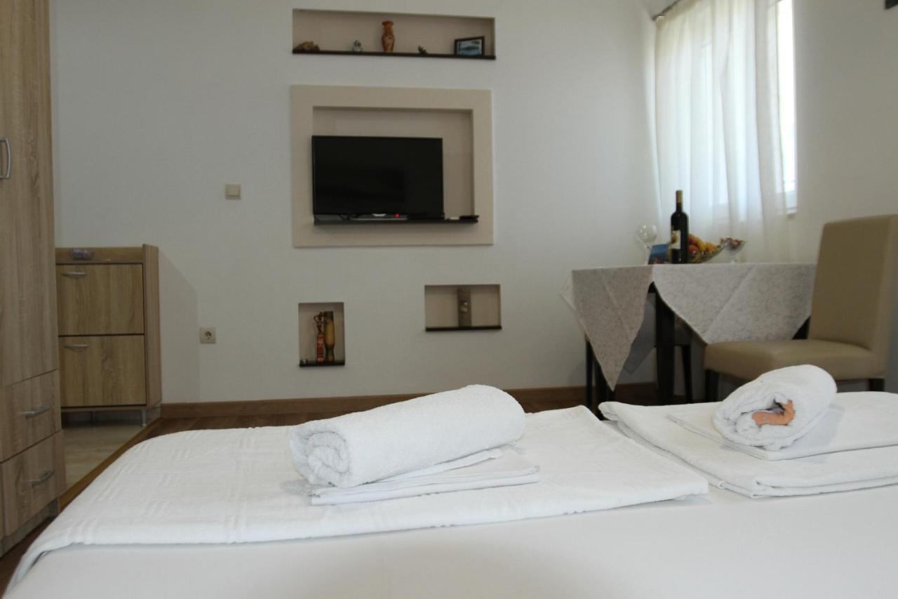 Apartments Muhar Sveti Stefan Eksteriør bilde