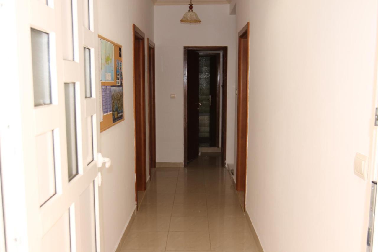Apartments Muhar Sveti Stefan Eksteriør bilde